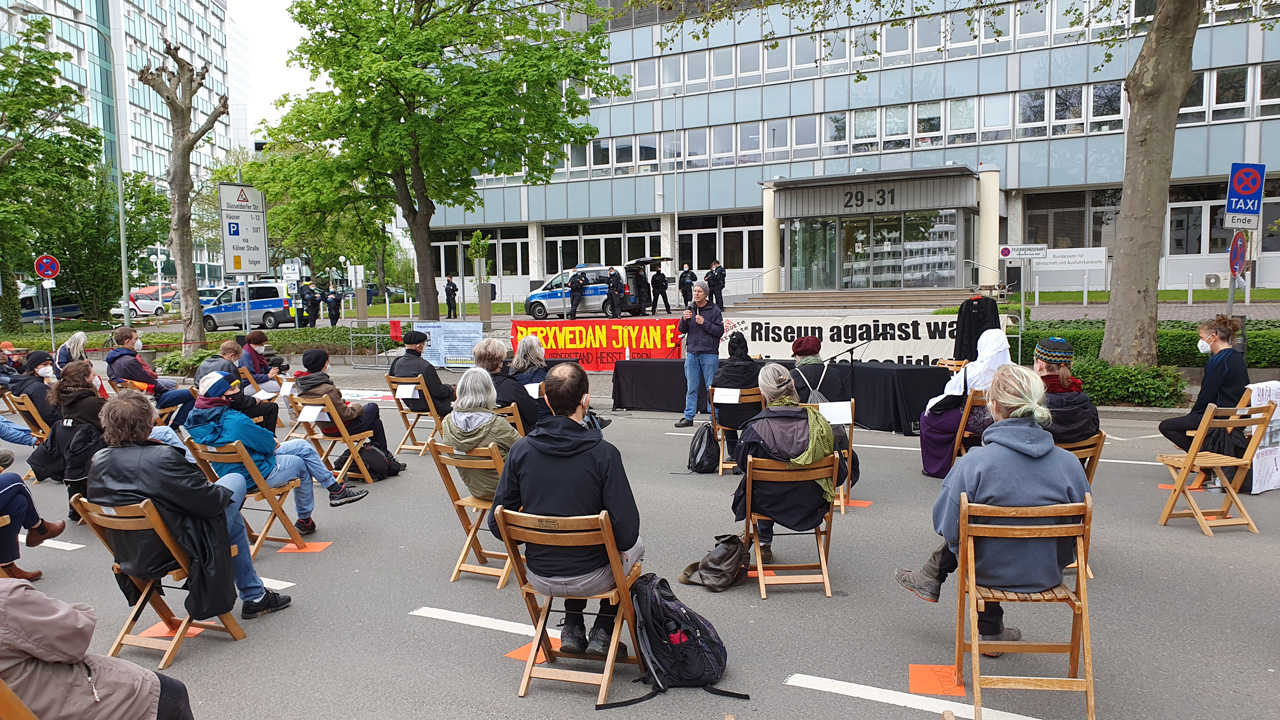 Demo vor dem BAFA in Eschborn