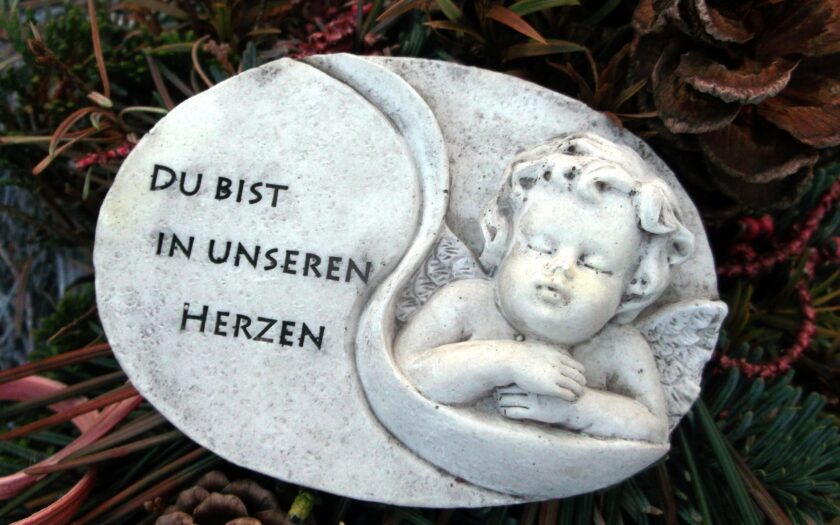 Trauerstein mit Text